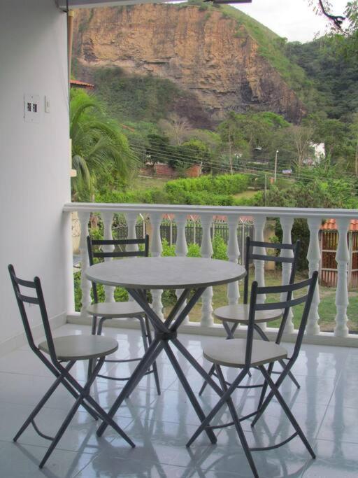 Casa Familiar Y De Descanso Villa Lorenza - Apulo Cund. エクステリア 写真
