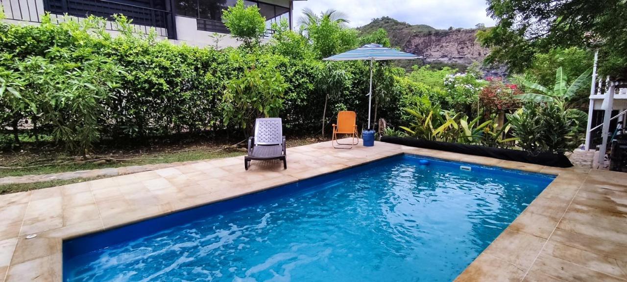 Casa Familiar Y De Descanso Villa Lorenza - Apulo Cund. エクステリア 写真